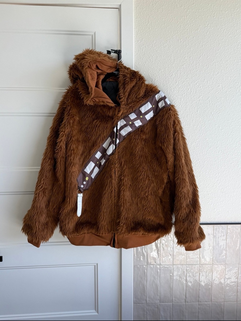Like New Chewbacca Adult Halloween Costume Jacket Men’s Fuzzy Zip Up Hoodie L